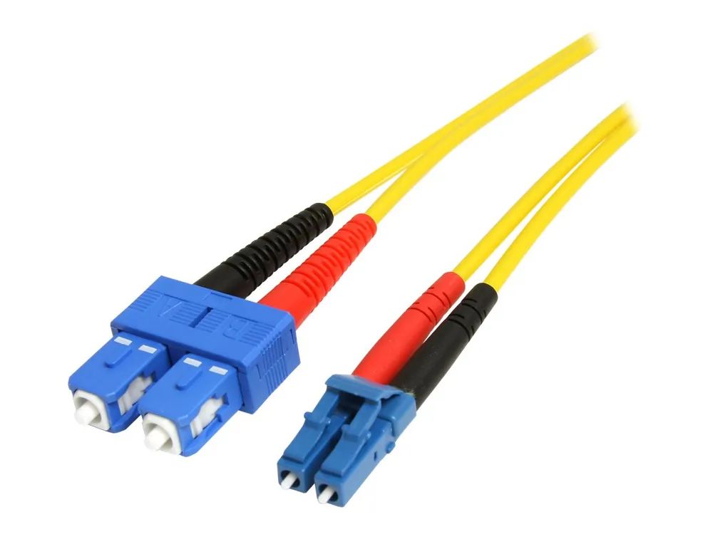 StarTech.com 10m Fiber Optic Cable – Single – Mode Duplex 9/125 – LSZH – LC/SC – OS1 – LC to SC Fiber Patch Cable (SMFIBLCSC10)