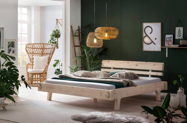 SalesFever Holzbett Fügen Bett aus Naturholz, Massives Fichten-Balkenbett: Uriges Landhausdesign