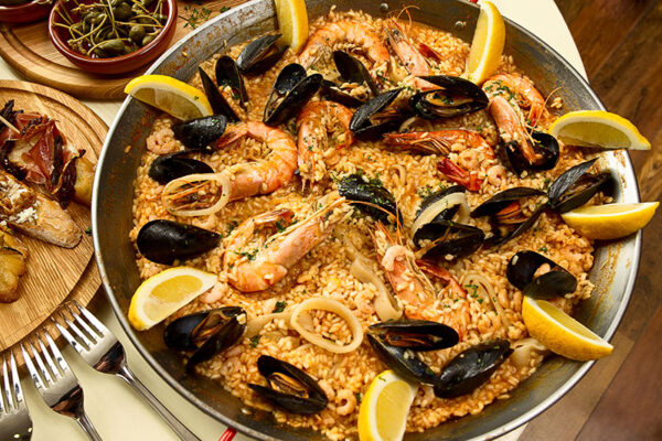 PaellaWorld International Paella World Paellapfanne emailliert 4 Griffe, Ø 90 cm, preiswert und robust