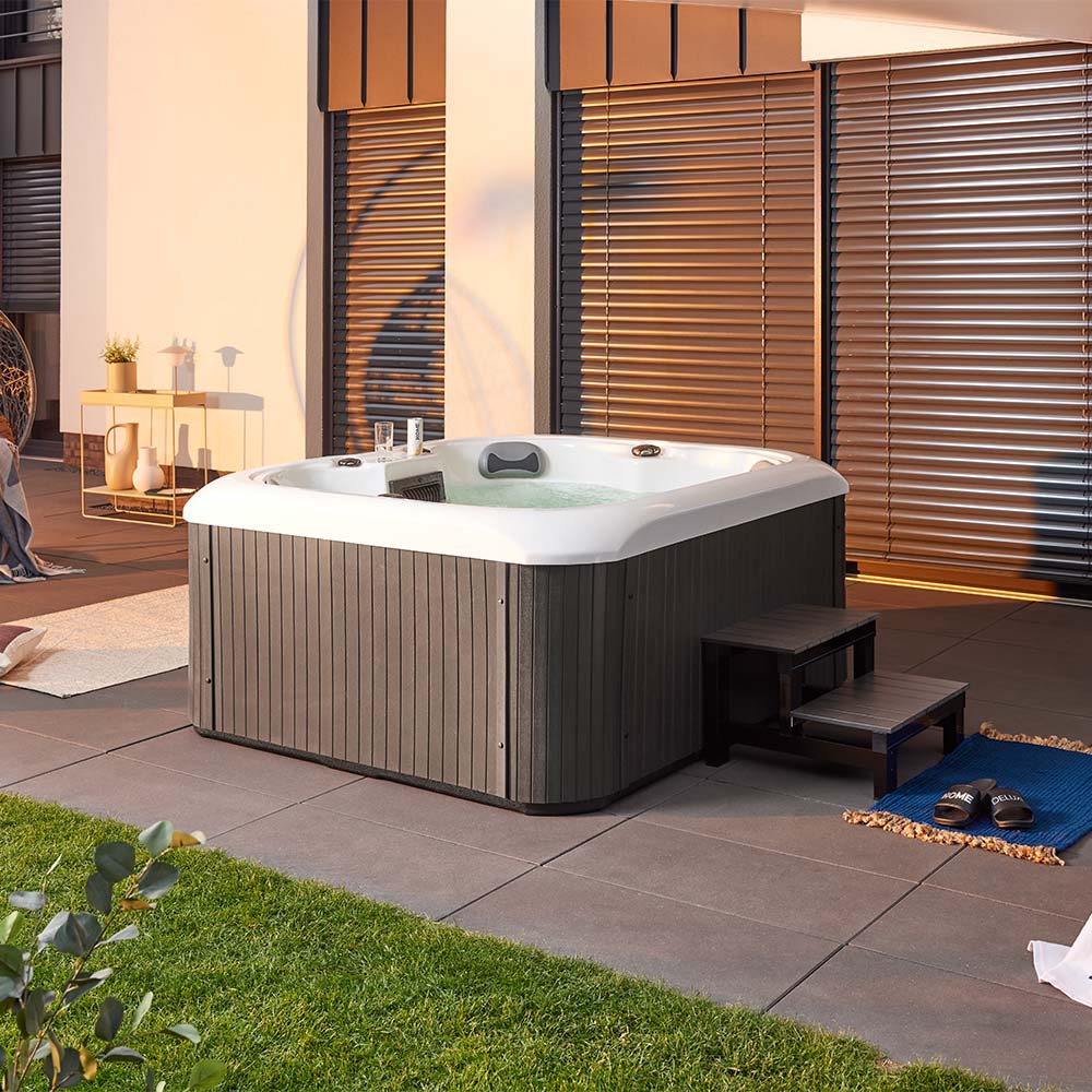 Home Deluxe Outdoor Whirlpool SEA STAR – mit Treppe und Thermoabdeckung