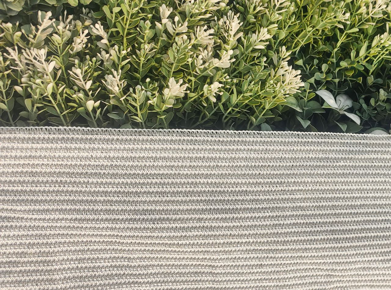 GreenYard Schattierungsnetz Sonnensegel mit UV – Schutz und luftdurchlässigem PE – Gewebe, ca. 3 x 3 m – Grün