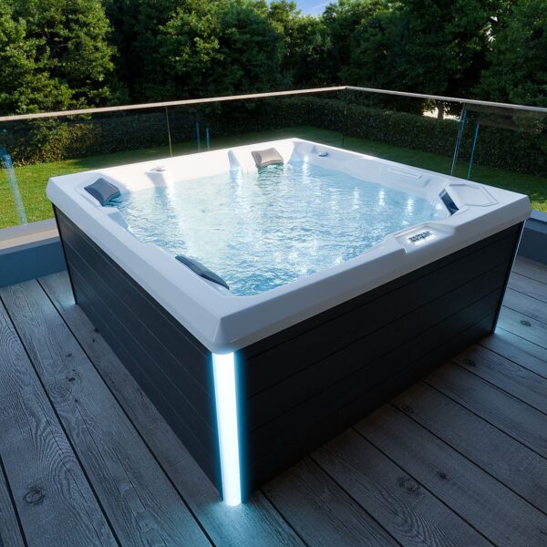 Tronitechnik Outdoor Whirlpool Spa PANAREA 210cm x 210cm mit Heizung, Hydromassage, Farblicht mit Thermoabdeckung