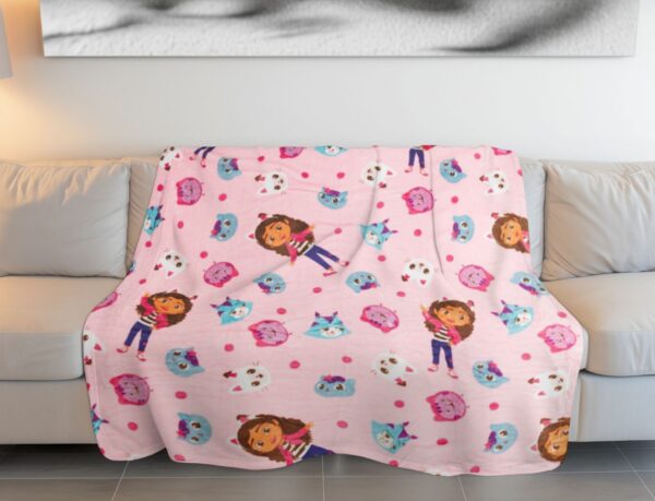 COFI 1453 Gabby’s Dollhouse Kuscheldecke – Flanell 110×150 cm, Weich & Warm