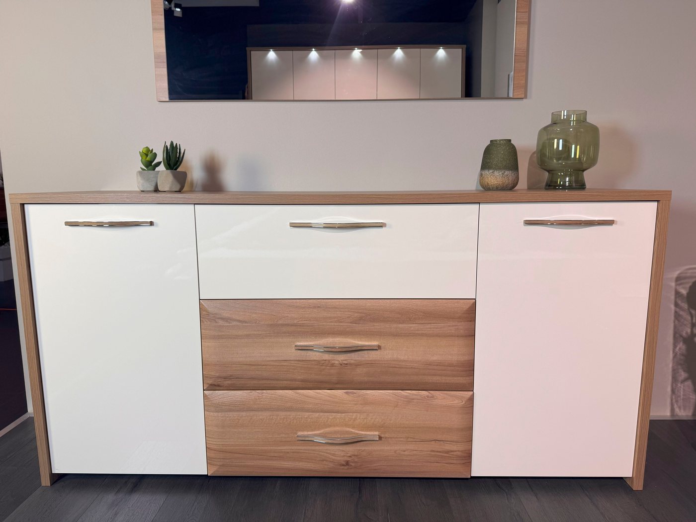 OTTO home Kommode Gala, melaminbeschichtet und beige hochglänzend UV lackiert (Soft-Close Funktion, Maße: B/T/H 170/46/83cm), 2trg., mit 4 Schubladen, klassische Rahmenoptik, FSC-zertifiziert