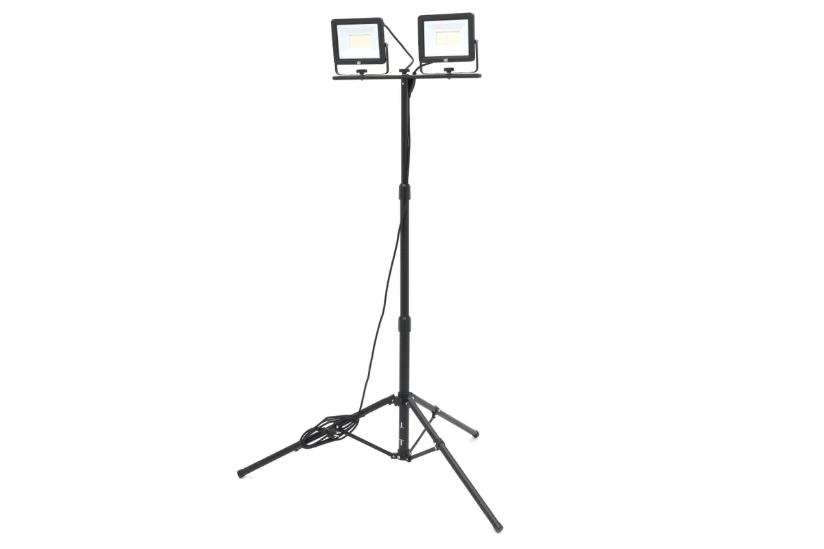 HBM doppelte LED baulampe mit stativ 5000 K