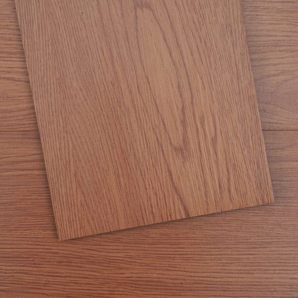 VEVOR Selbstklebende Vinyl-Bodenfliesen 91,4 x 15,2 cm, 36 Stk., 2,5 mm dick, abziehen und aufkleben, tiefbraune Holzmaserung, DIY-Bodenbelag für Küche, Esszimmer, Schlafzimmer und Badezimmer